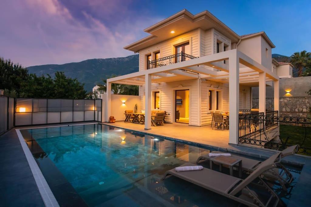 Havuzlu Korunakli Jakuzili Villa Fethiye Kültér fotó