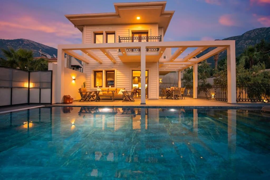 Havuzlu Korunakli Jakuzili Villa Fethiye Kültér fotó