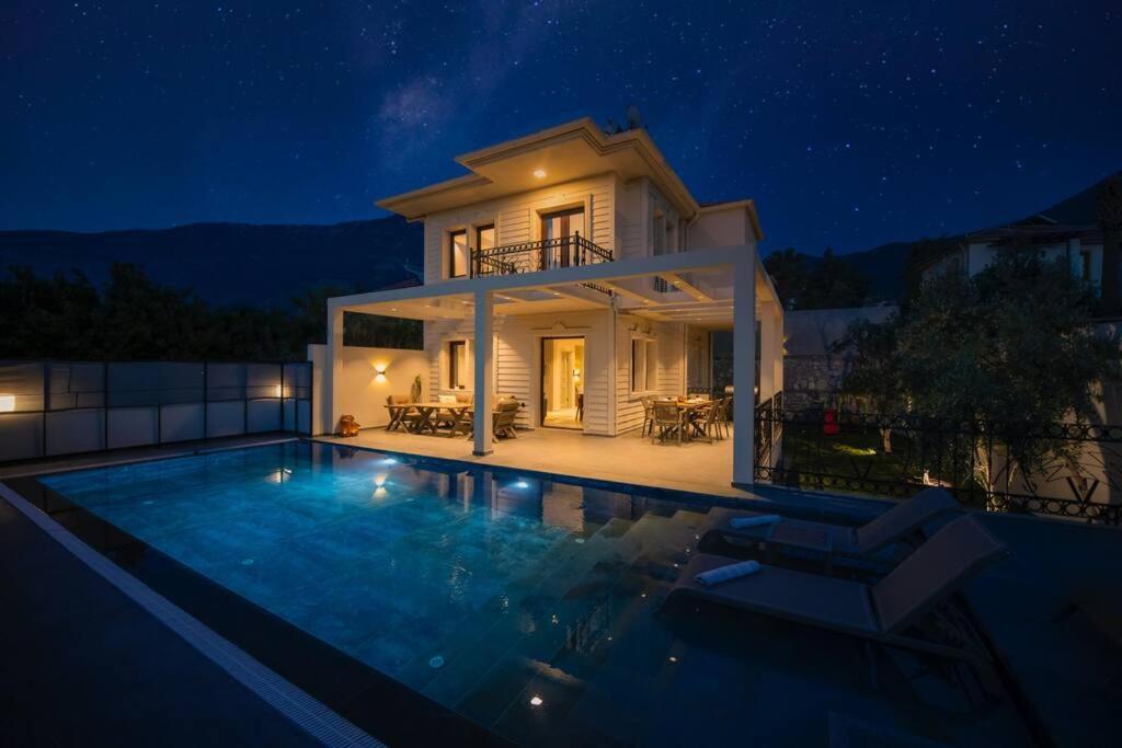 Havuzlu Korunakli Jakuzili Villa Fethiye Kültér fotó