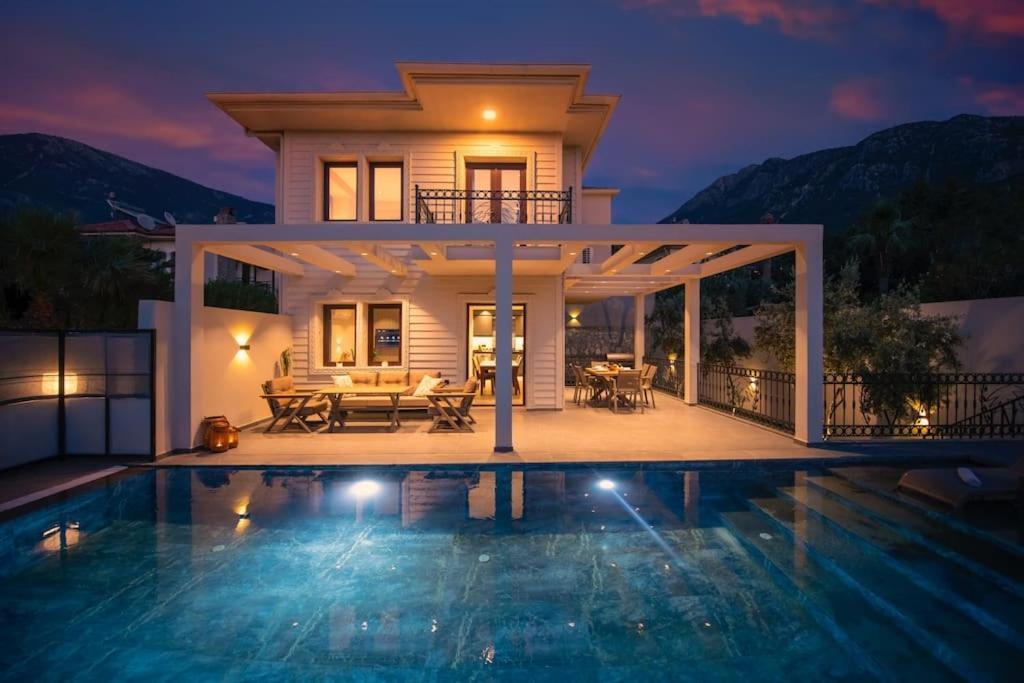 Havuzlu Korunakli Jakuzili Villa Fethiye Kültér fotó