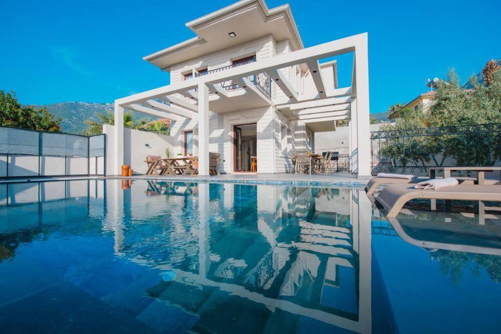 Havuzlu Korunakli Jakuzili Villa Fethiye Kültér fotó