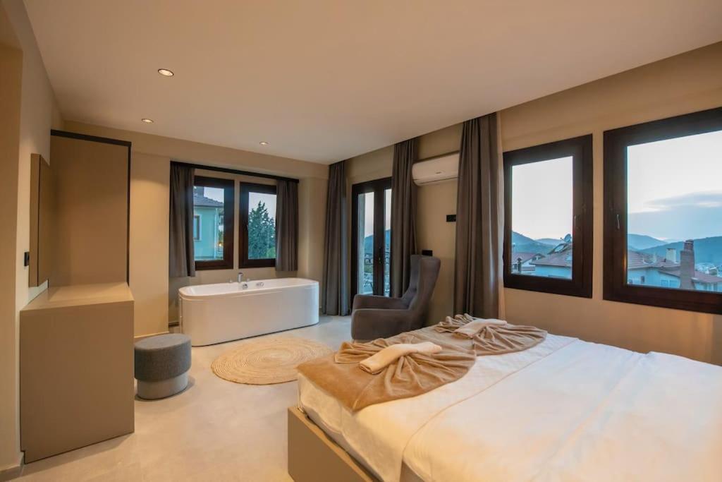 Havuzlu Korunakli Jakuzili Villa Fethiye Kültér fotó