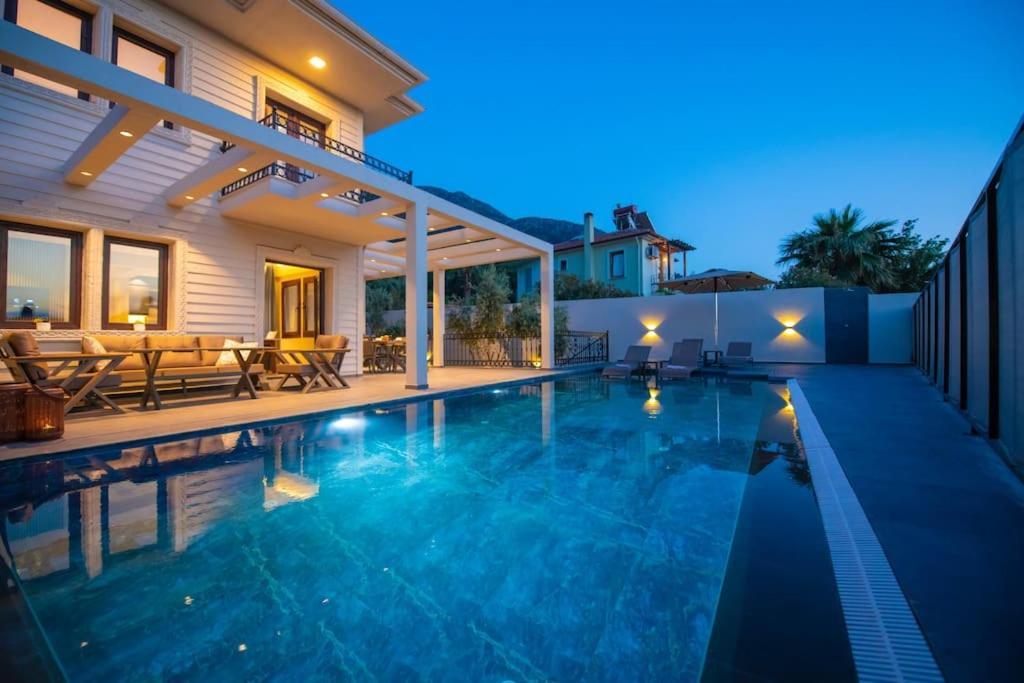 Havuzlu Korunakli Jakuzili Villa Fethiye Kültér fotó